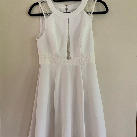 BCBGeneration Bridal White Sleeveless Dress with Lace Accents Size 2 - Picture 1 of 10